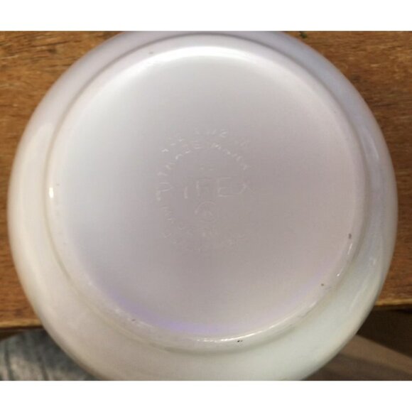 Vintage Pyrex Butterfly Gold 1 1/2 Qt Mixing Bowl #402 Very Good Condition! - Picture 6 of 8